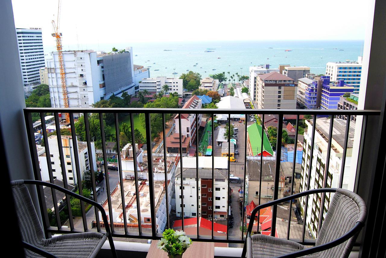 The Base Pattaya Lägenhet Exteriör bild